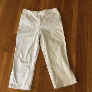 White Worthington Capri pants size 14